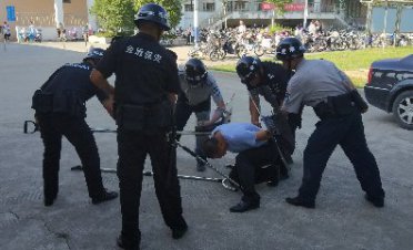 富士康大队保安-防暴反恐演练