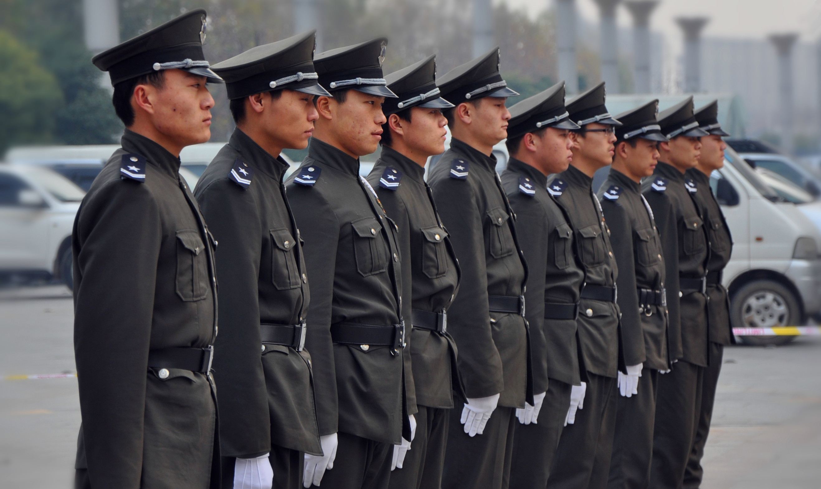 物业安保人员保安职业图片素材摄影图免费下载_jpg格式_3272×4810像素_编号452481634986498038-设图网